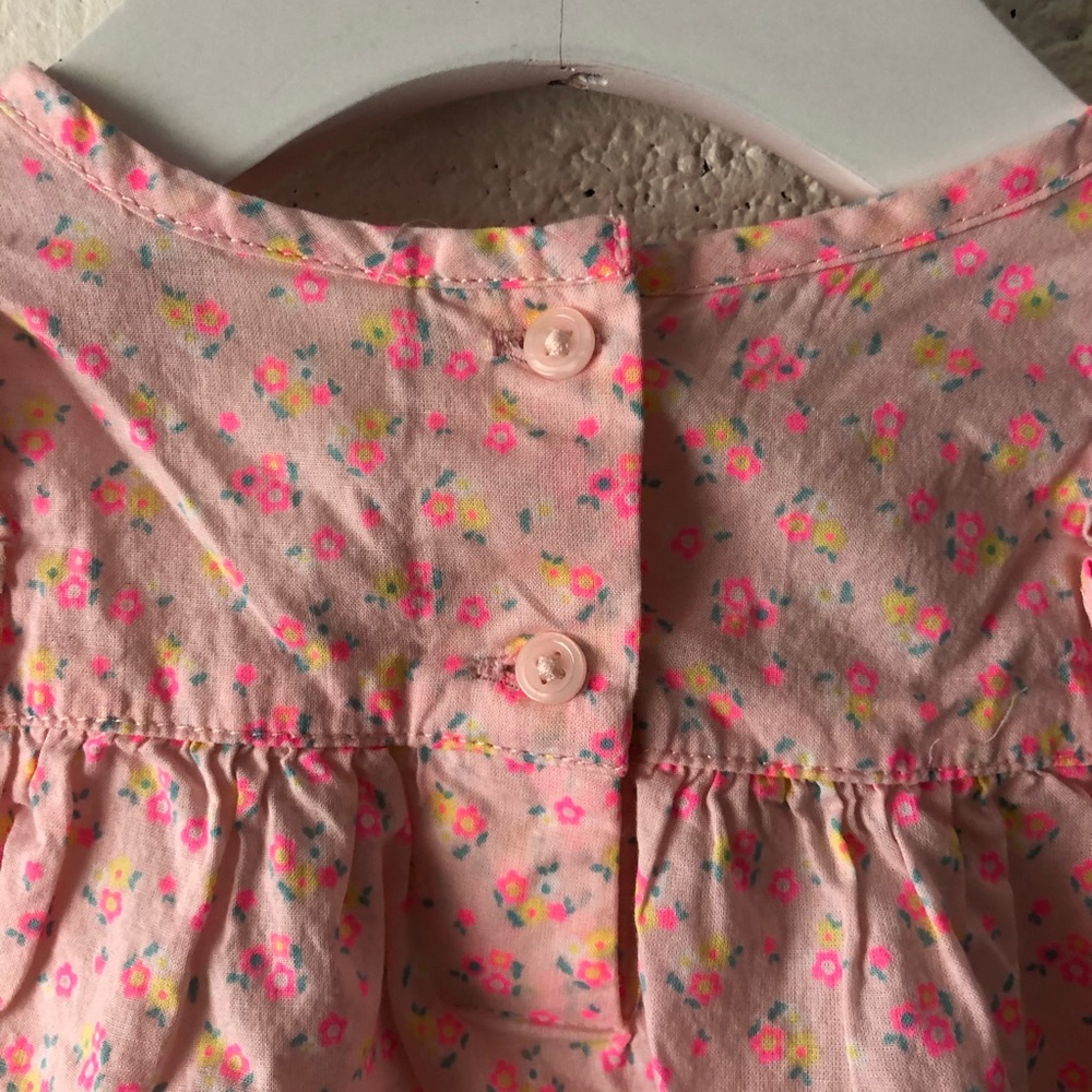 OshKosh pink floral romper sz: 9M - Picture 6 of 6